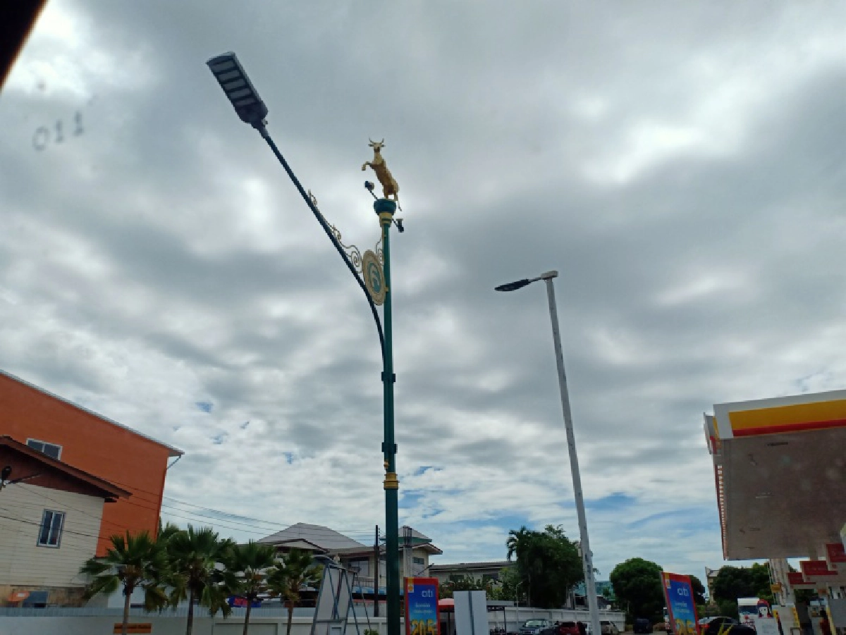  ขุดมาสอบ... เสาไฟ 12 นักษัตร เมืองคอน ต้นละ 1.1 แสน  แพงไปไหม