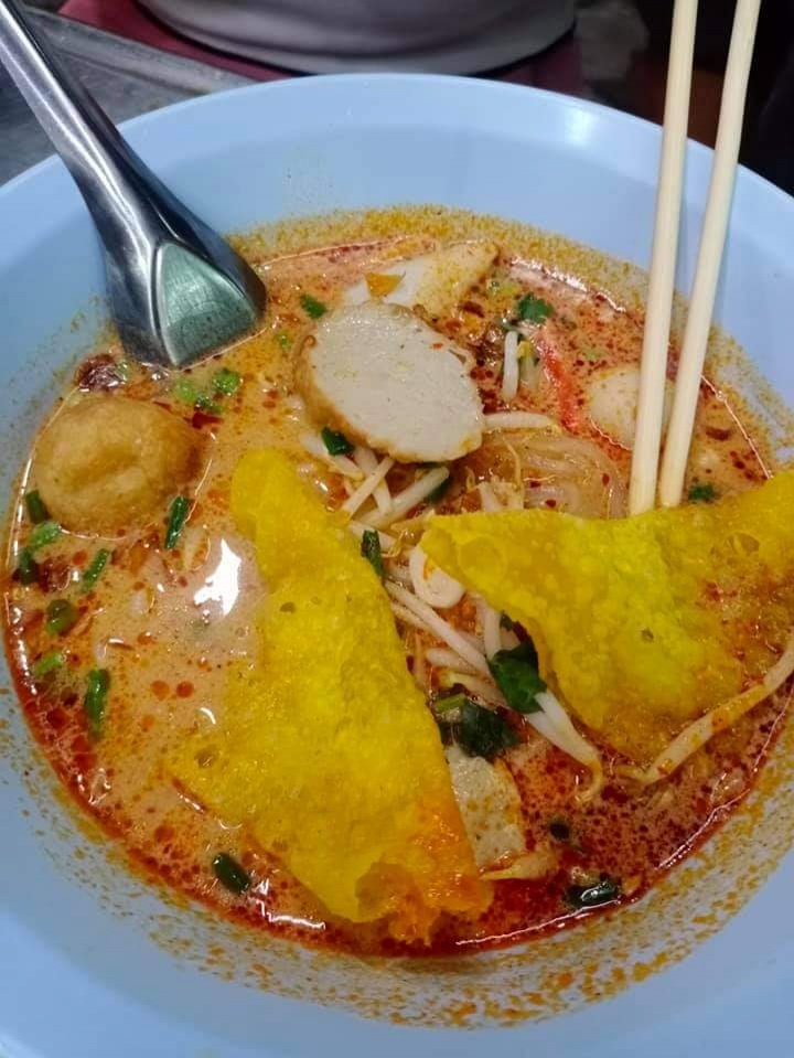 เอาใจคนรักเส้น "เย็นตาโฟ" เจ้าเก่าอุดมสุข เคยลองหรือยัง 