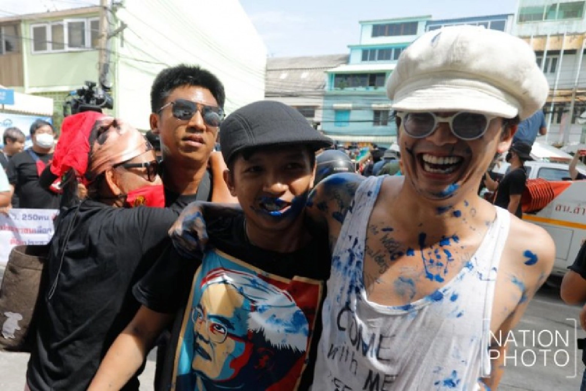 "แอมมี่"The Bottom Blues อ่วมโดนฟ้อง 3 ข้อหา เซ่นสาดสีใส่ตำรวจ 