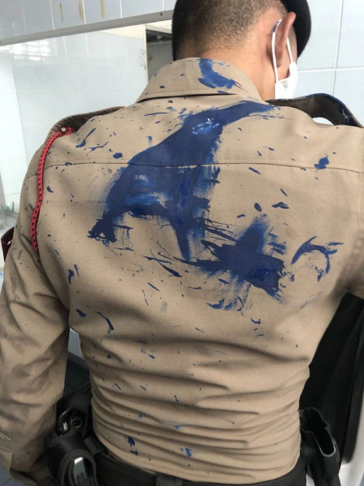 "แอมมี่"The Bottom Blues อ่วมโดนฟ้อง 3 ข้อหา เซ่นสาดสีใส่ตำรวจ 