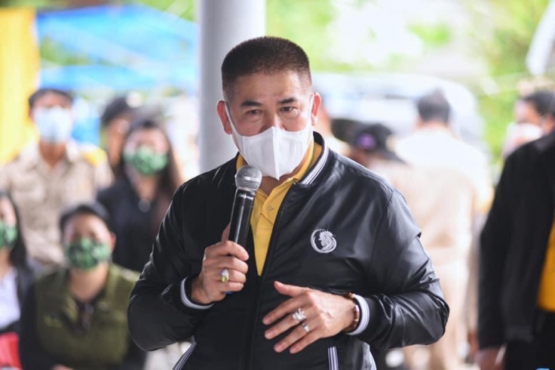 ไผเป็นไผ ขานชื่อซุ้ม 'ธรรมนัส'