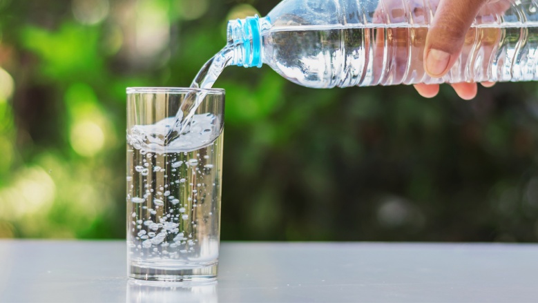 "น้ำเปล่า" กุญแจสำคัญของความงาม ตั้งแต่เส้นผมจรดปลายเท้า 