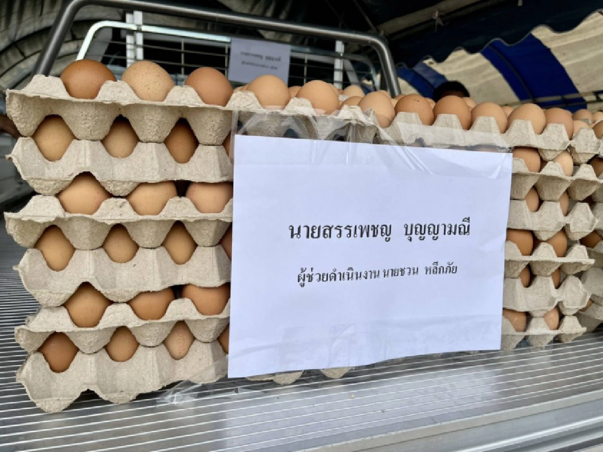 "นิพนธ์" นำความห่วงใยจากรัฐบาล เยี่ยมชาวชุมชนเก้าเส้ง สงขลา หลังถูกประกาศ Lockdown