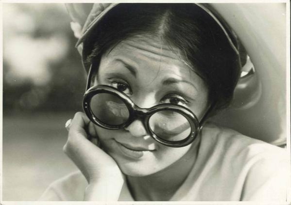 ใครคือ "นางแบบแฟชั่น" เดินแคทวอล์ครุ่นแรกของไทย