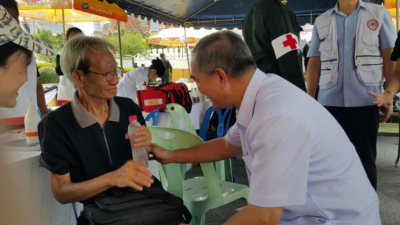 ไม่ต้องไปวัดก็ทำได้ "16 วิธีเพิ่มบุญให้ตัวเอง" ทำได้ทุกที่ทุกเวลา ยิ่งทำยิ่งได้บุญ