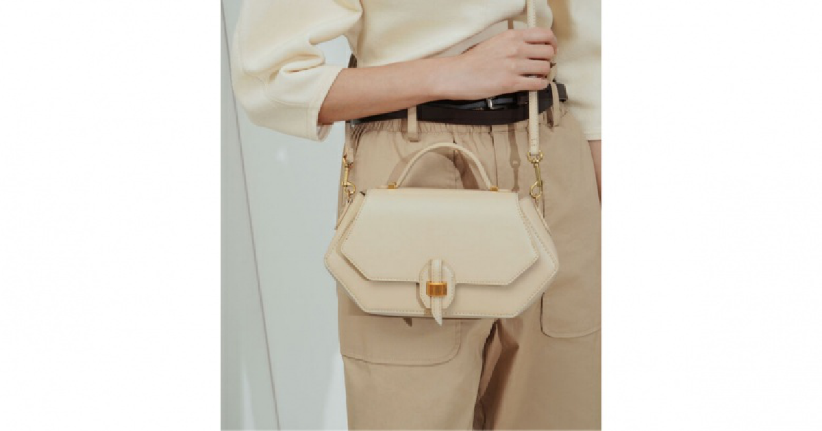 ลดแรงแซงทุกร้าน End of the season sale by Charles & Keith