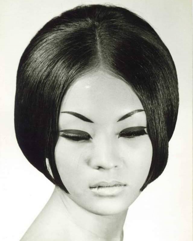 ใครคือ "นางแบบแฟชั่น" เดินแคทวอล์ครุ่นแรกของไทย