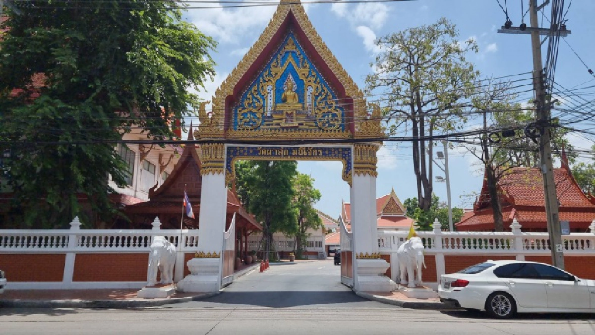 วัดผาสุกมณีจักร, โควิด-19, พระ, ติดเชื้อ