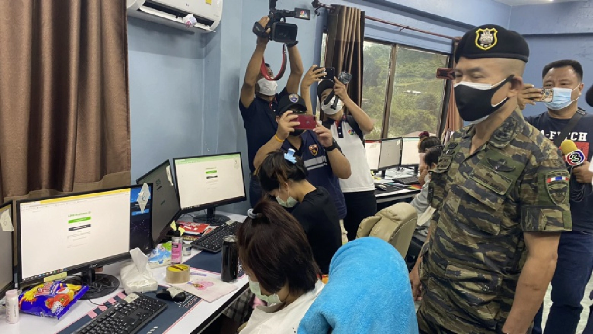 "บิ๊กอู๊ด" นำ สตม. ลุยเชียงรายบุกจับอีก 18 คนไทยภูเขา แก๊งพนันฟุตบอลออนไลน์