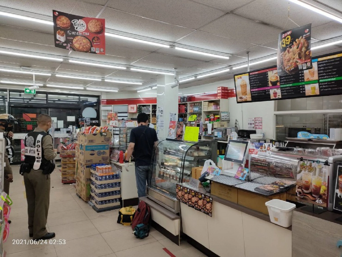 ตำรวจจ่อหิ้วมือ "กราดยิง" ทำแผนดับหนุ่มเซเว่น ซอยลาดพร้าว 25