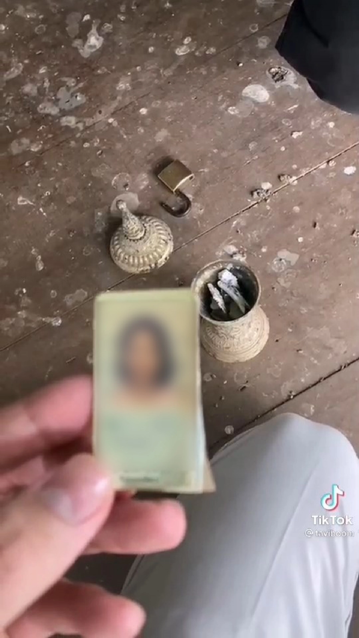 หนุ่มเสียแม่ตั้งแต่เด็กไม่เคยเจอหน้า ผ่านไป 22 ปีไม่ลืมพระคุณเดินทางรับกระดูกก่อนบวช