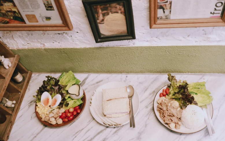 Farm to Table, Organic Cafe ฟาร์มจิ๋วแห่ง "ปากคลองตลาด"