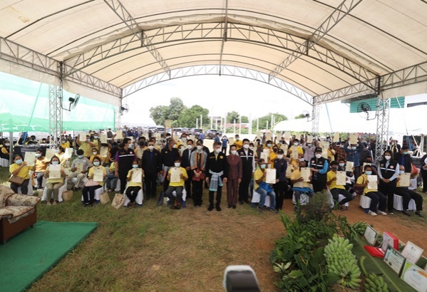 "ธรรมนัส" ลุยมอบที่ดิน "ส.ป.ก."พร้อมเดินหน้า"แก้ปัญหาที่ทำกิน"