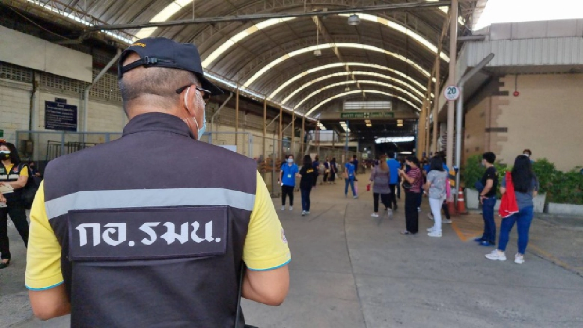 วุ่นทั้งบริษัทฯ โรงงานเย็บผ้าติด "โควิด" 60 คน  