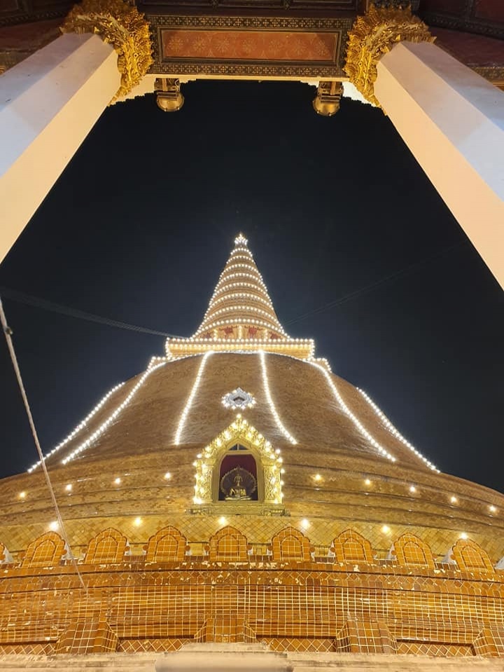 นั่งรถไฟ เที่ยว "องค์พระปฐมเจดีย์" สัมผัสวิถีริมทาง กับบรรยากาศย้อนยุค 