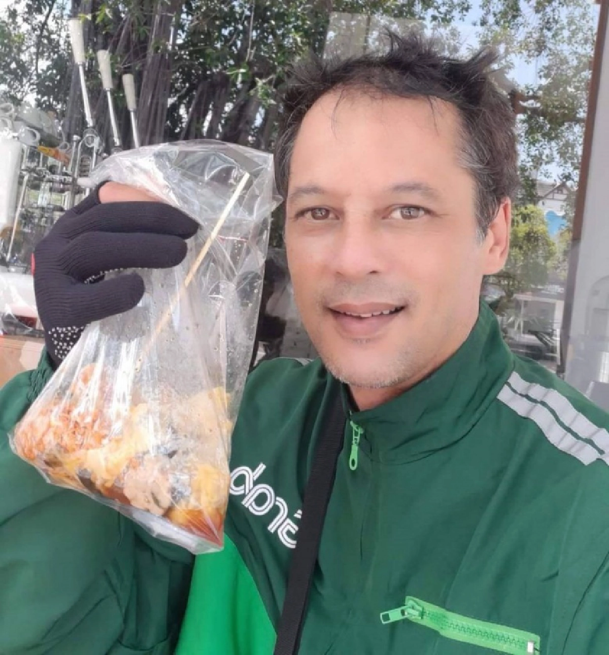 "เบิร์ด พิทยา" ลั่นไม่ได้ตกอับแต่ชีวิตต้องสู้เผย "ขวัญภิรมย์ หลิน" อดีตภรรยาคือเพื่อนคู่คิด 