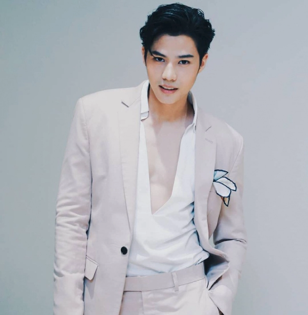 เอ๊ะยังไง ชาวเน็ตตาดีเห็น "พิมฐา" ไปเที่ยวกับ "แบงค์ ธิติ" ที่ เชียงใหม่