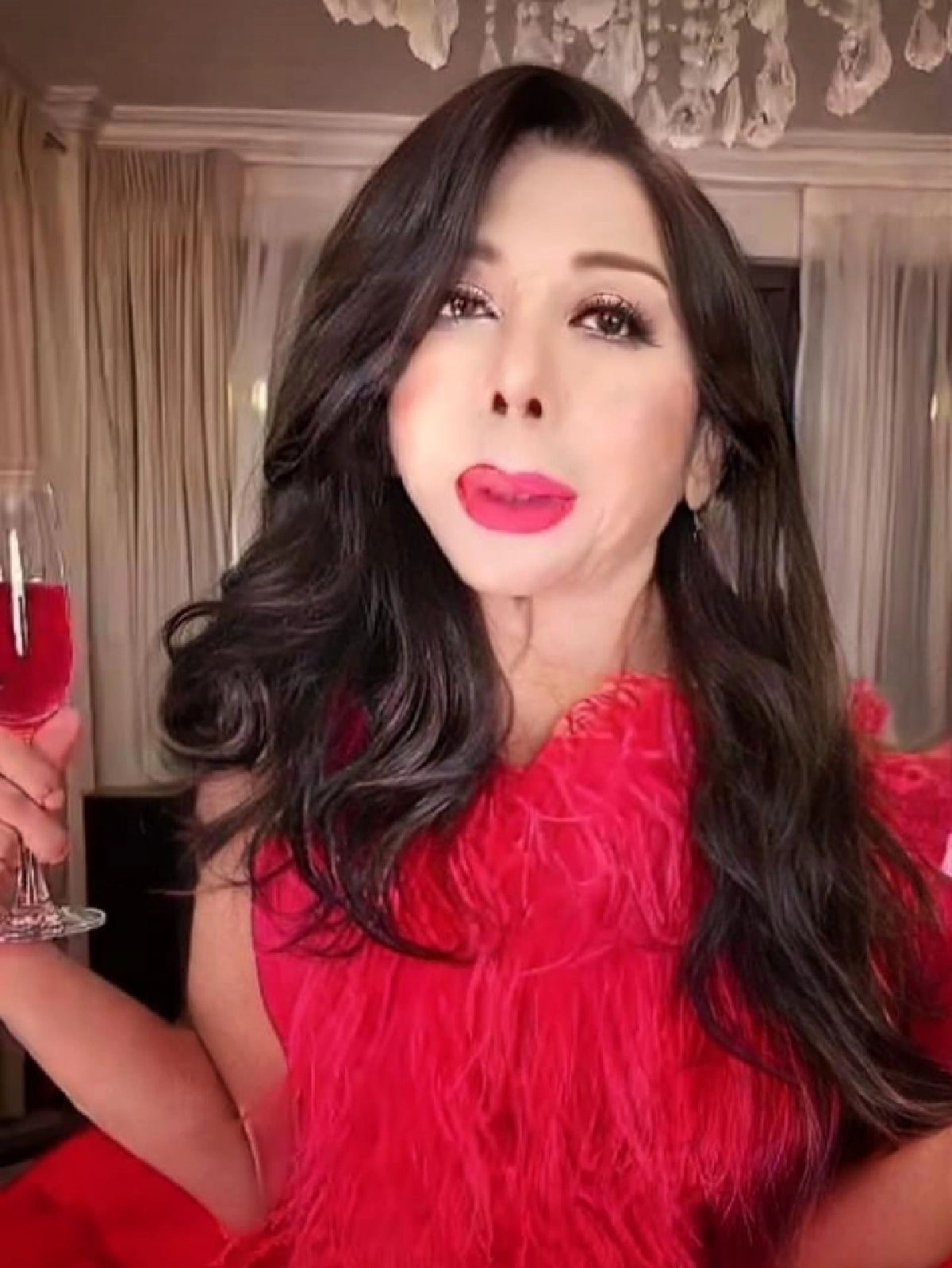 "สิตางศุ์ บัวทอง" สวยตะลึง จนตัวเองยังขนลุกความสวยของตัวเอง ลืมหน้าเก่าไปเลย