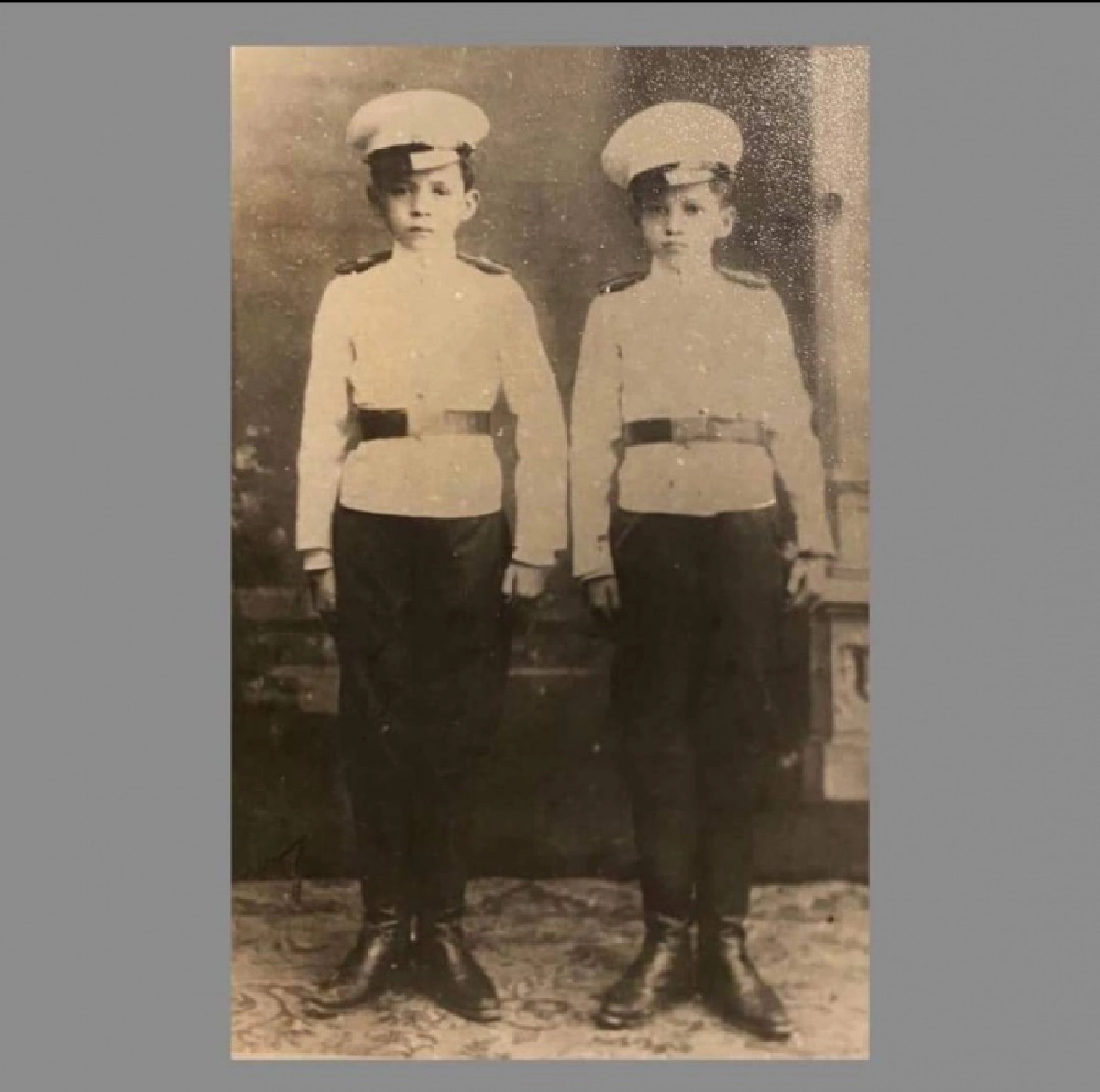 ฮือฮา "แซม ยุรนันท์" เผยภาพคุณพ่อ หล่อเหมือนพระเอกแถมประวัติไม่ธรรมดา