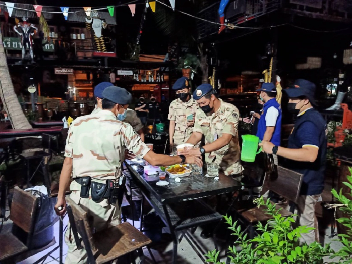 "เชียงใหม่" เอาจริง บุกจับร้านแหกกฎดื่มสุราเกินเวลา 7 แห่ง
