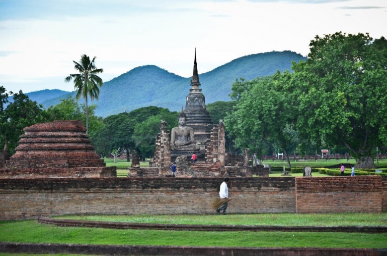 "อุทยานประวัติศาสตร์สุโขทัย" เมือง รุ่งอรุณแห่งความสุข มรดกโลก 