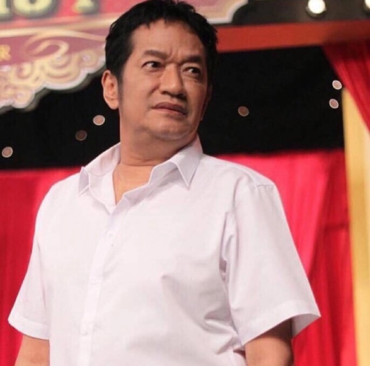 ประกาศกักตัวด่วน "โย่ง เชิญยิ้ม" แยกจากครอบครัว หลังใกล้ชิด "สมรักษ์ คำสิงห์"