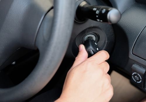 เช็กด่วน..10 สัญญาณอันตราย ที่บอกว่า "รถยนต์"ของคุณใกล้พัง