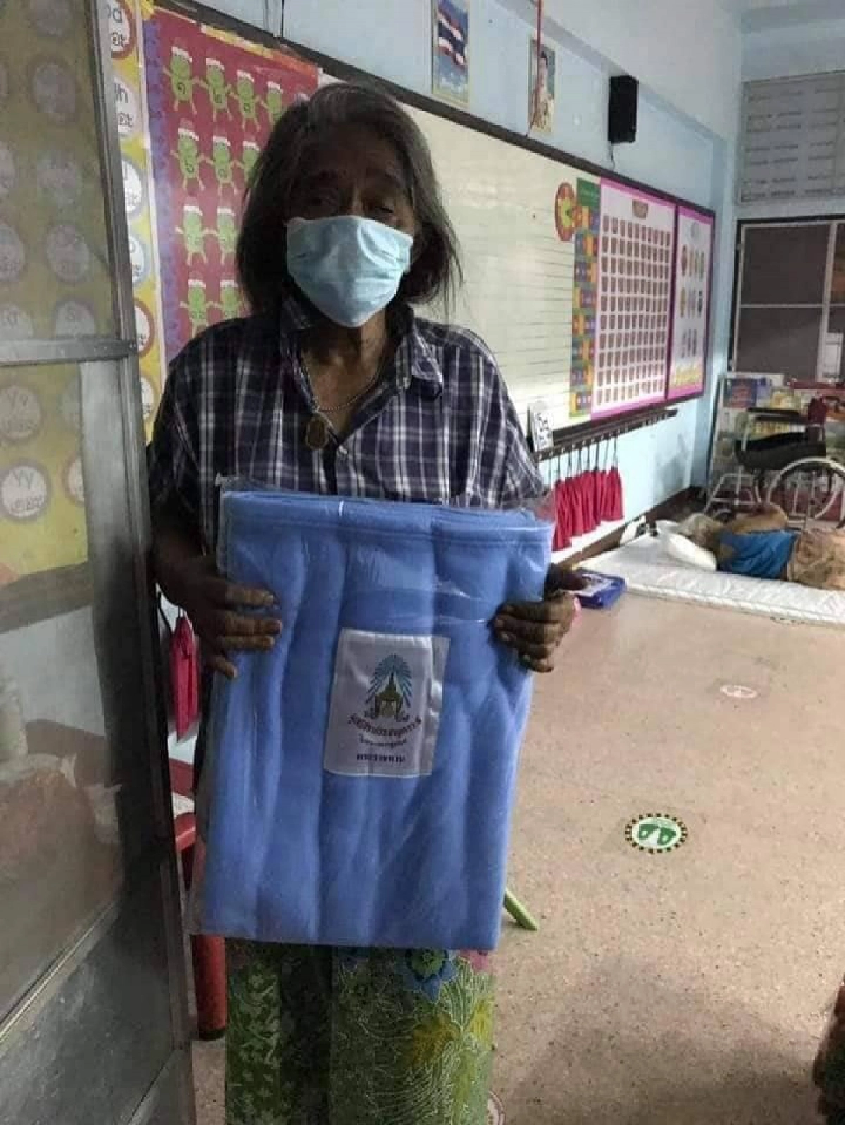ในหลวง ทรงพระราชทานความช่วยเหลือ กรณีไฟไหม้โรงงานย่านกิ่งแก้ว