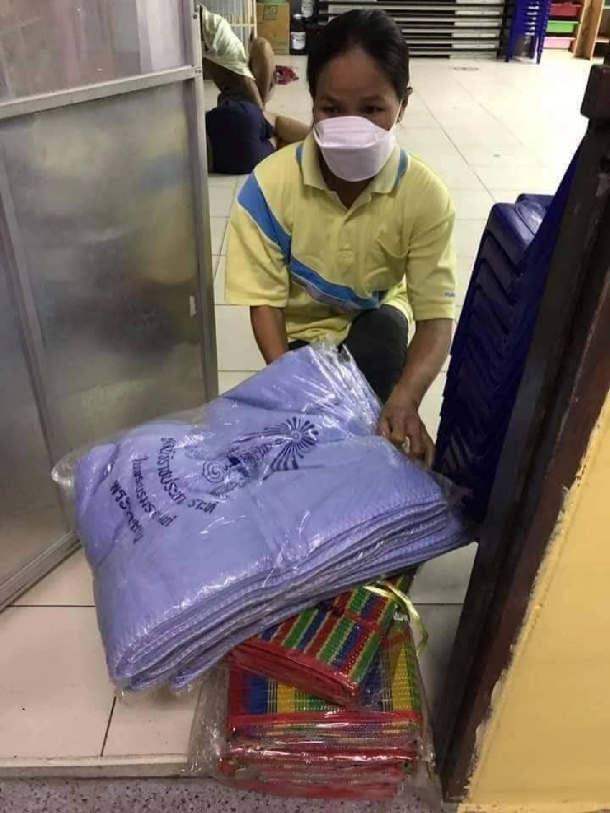 ในหลวง ทรงพระราชทานความช่วยเหลือ กรณีไฟไหม้โรงงานย่านกิ่งแก้ว