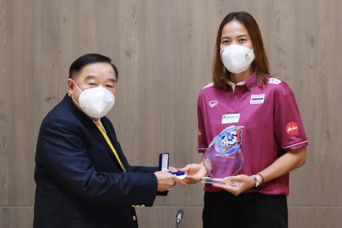 ( คลิป)บิ๊กป้อมสดุดีส.ลูกยาง "วอลเลย์บอลหญิงทีมชาติไทย" 