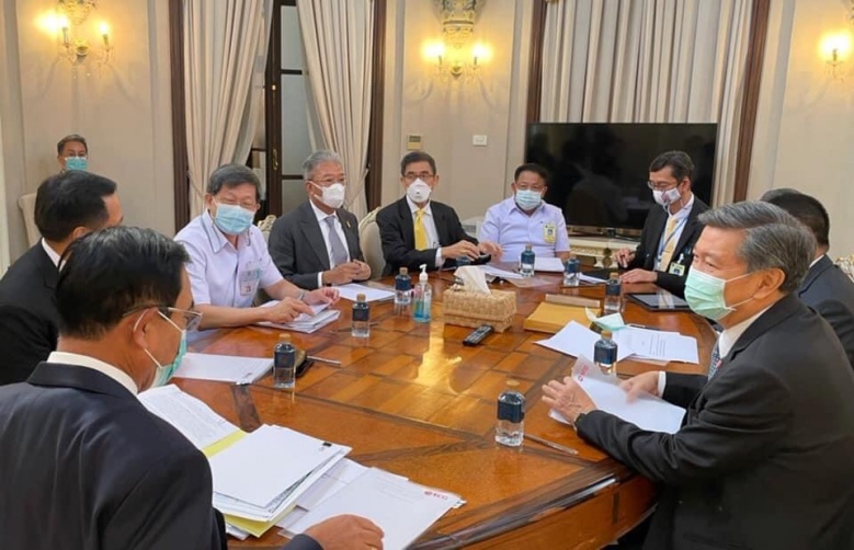 "ม็อบหมอ" มาแล้ว เปลี่ยน "ม้า" กลางศึก