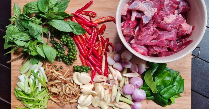 เปิดสูตร.."ผัดจังโก้เนื้อ" อาหารอีสานถิ่นหนองคาย (สูตรไม่ใส่เพี้ย)