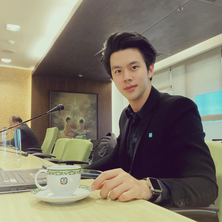 รู้จัก "แม็ค กฤตธัช" เก่งและหล่อ หนึ่งในทีมโดรนและซีอีโอ NOVY ช่วยบินหาจุดปิดวาล์วถังสารเคมี