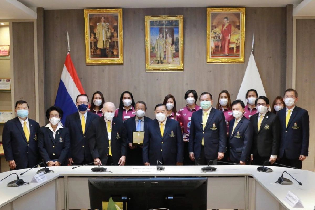 ( คลิป)บิ๊กป้อมสดุดีส.ลูกยาง "วอลเลย์บอลหญิงทีมชาติไทย" 
