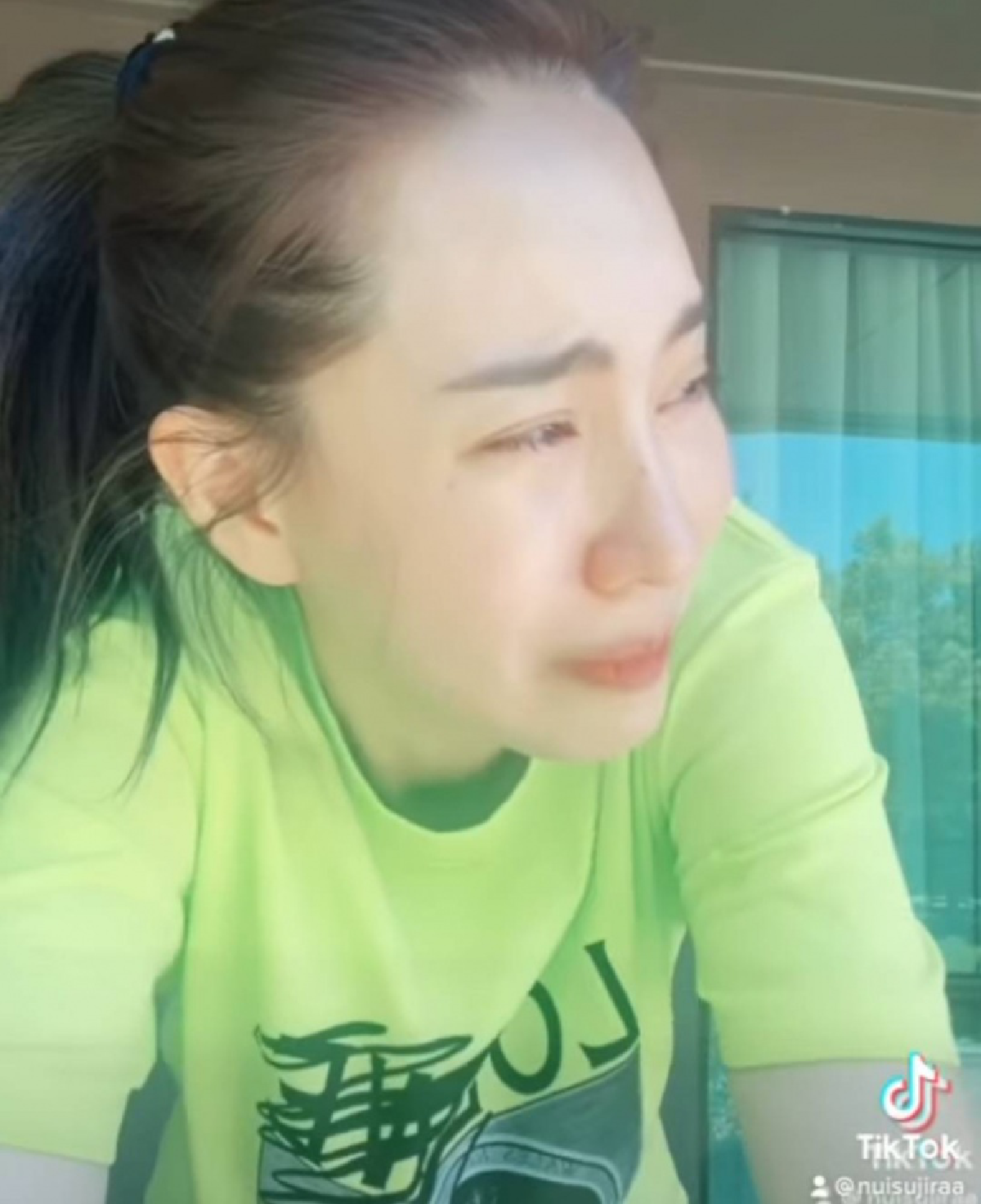 \"นุ้ย สุจิรา\" ดีใจได้กลับบ้านกอดลูก หลัง \"สมรักษ์ คำสิงห์\" ตรวจรอบ 3 ไม่พบเชื้อโควิด