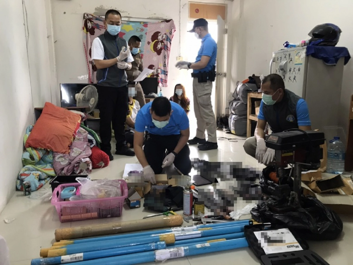 จับแล้ว แก๊งปืนเถื่อนออนไลน์ 16 จุดทั่วประเทศ  รวบหนุ่มโรงกลึง ย่านเมืองนนท์ แอบลักลอบผลิต