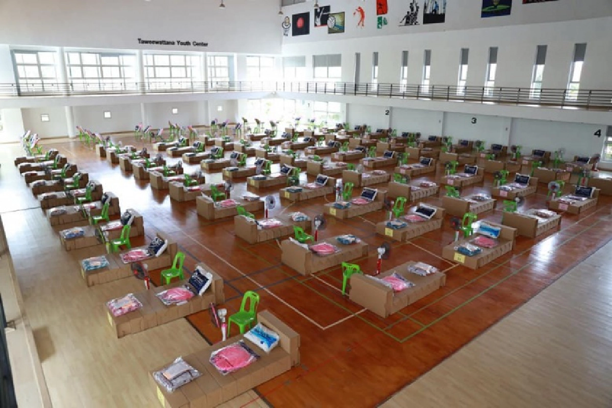 เปิดภาพ "ศูนย์พักคอย" เขตทวีวัฒนา ใช้รับผู้ป่วยโควิดเกณฑ์สีเขียว