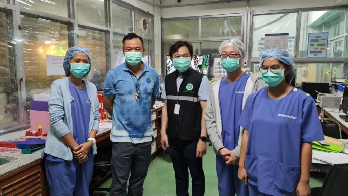 เมนต์แรง "อนุทิน" ตากฝนรับผู้ป่วยโควิด ส่งสถาบันประสาทวิทยา คณะต้อนรับอื้อ