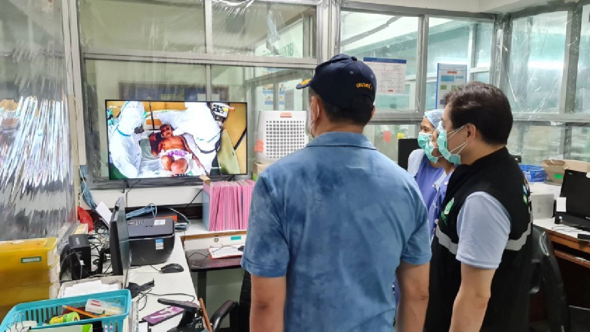 เมนต์แรง "อนุทิน" ตากฝนรับผู้ป่วยโควิด ส่งสถาบันประสาทวิทยา คณะต้อนรับอื้อ