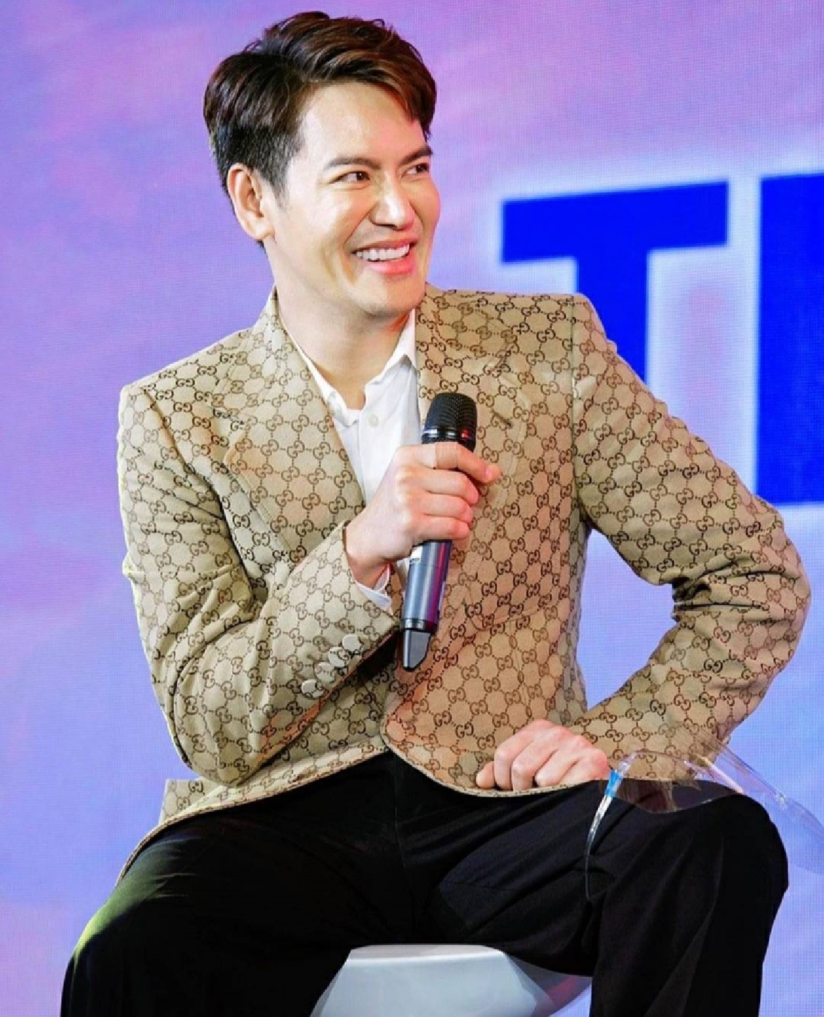 นักร้องชื่อดัง \"อ๊อฟ ปองศักดิ์\"  โพสต์ถึงแม่ ตอนนี้ชีวิตลำบาก เกือบ 2 ปีไม่มีงาน