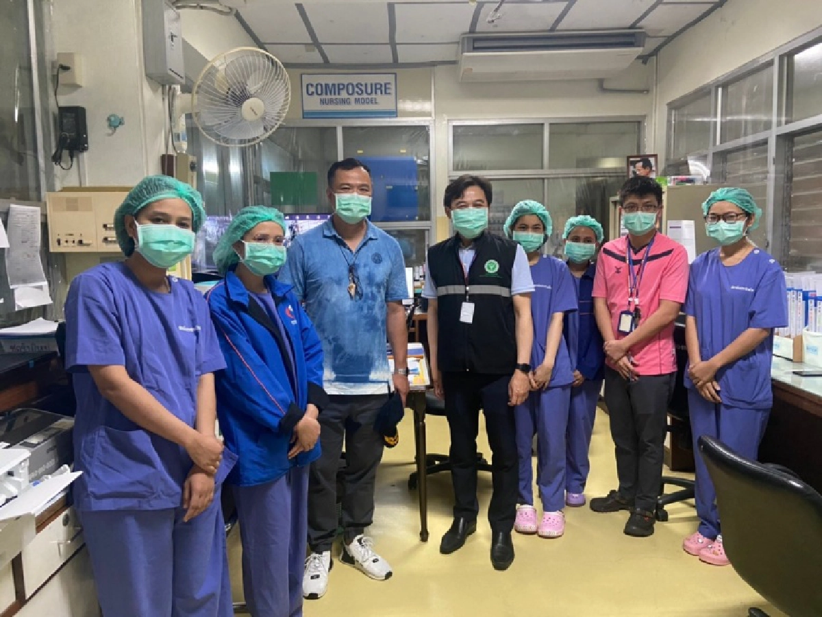 เมนต์แรง "อนุทิน" ตากฝนรับผู้ป่วยโควิด ส่งสถาบันประสาทวิทยา คณะต้อนรับอื้อ