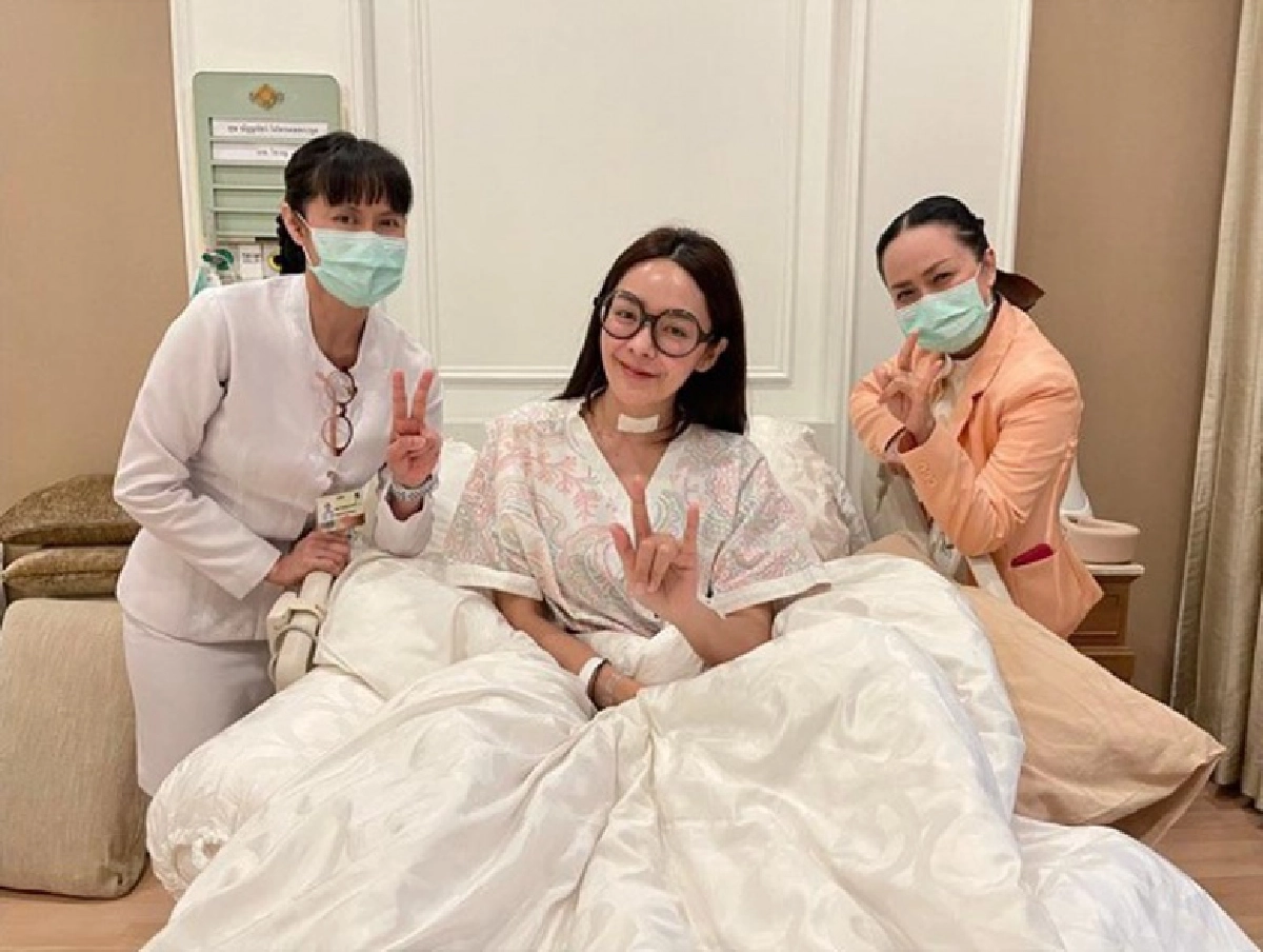 ปุยฝ้าย ณัฎฐพัชร์ โชว์รอยแผลเป็นใหญ่ที่คอหลังผ่าตัด ขาดความมั่นใจหรือไม่