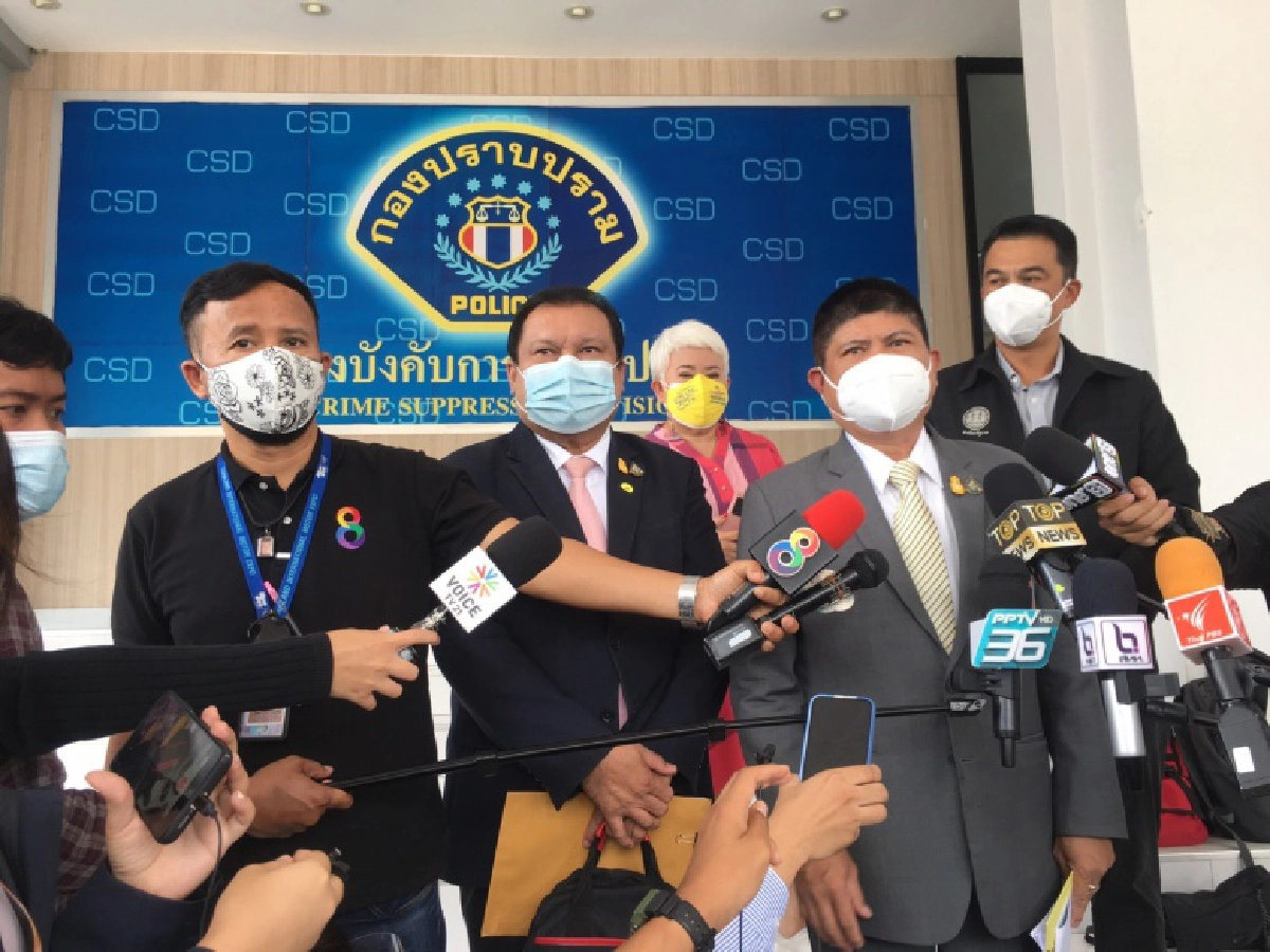  "แรมโบ้อิสาน" หอบหลักฐาน ร้องกองปราบเอาผิด"หญิงหน่อย" เปิดแคมเปญ "รัฐบาลฆาตกร" ทำเสื่อมเสีย