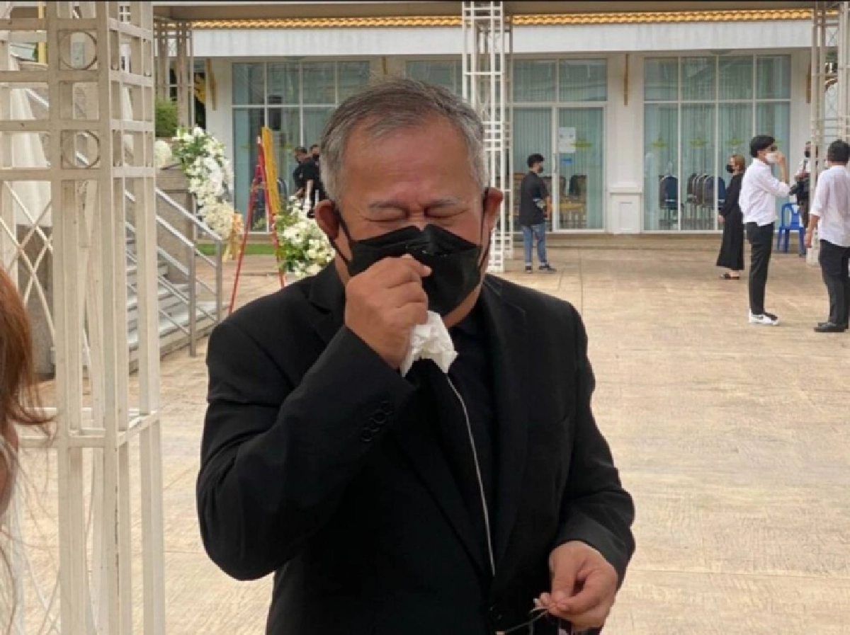 สะเทือนใจ "เป็ด เชิญยิ้ม" เปิดใจทั้งน้ำตา หลังโควิดพรากชีวิตทั้งพ่อและแม่ 