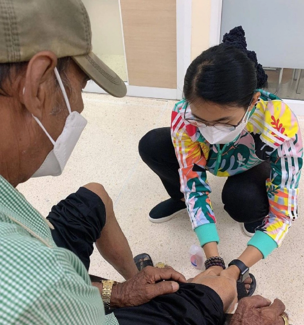 กังวลมาก "ตุ๊กตา อุบลวรรณ" เผย พ่อป่วยหลายโรครุมเร้า ล่าสุดขาลีบลง 