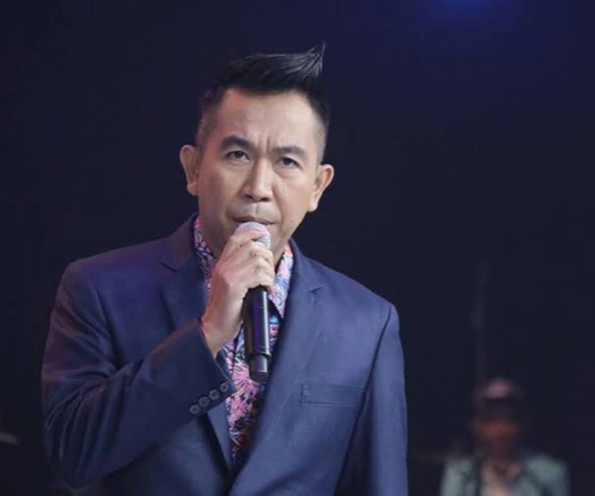  "เสนา ลิง" ทนไม่ไหวเมื่อเห็นภาพกลุ่มคนรอเตียงนอนใกล้ถังขยะติดเชื้อ ลั่น  เรามาถึงจุดนี้แล้ว