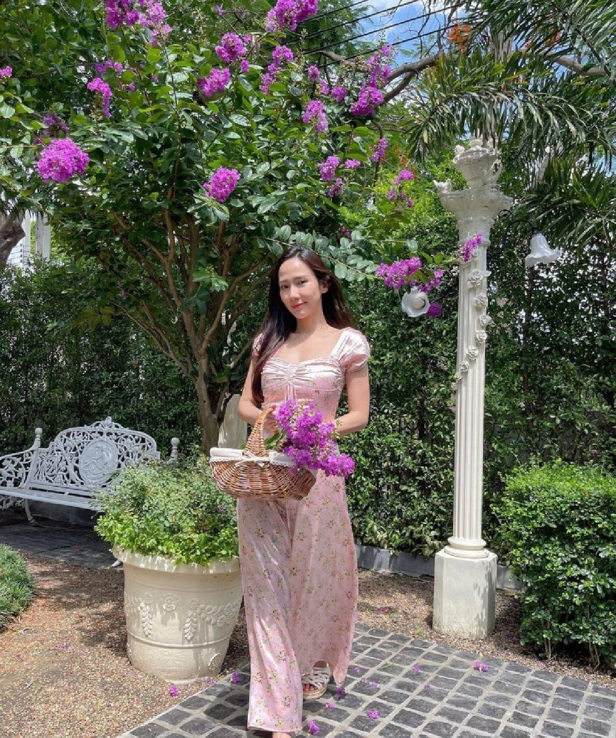 ไม่หวั่นดราม่า "อั้ม พัชราภา" แจกความสดใส แฟนคลับพร้อมสู้เคียงข้าง