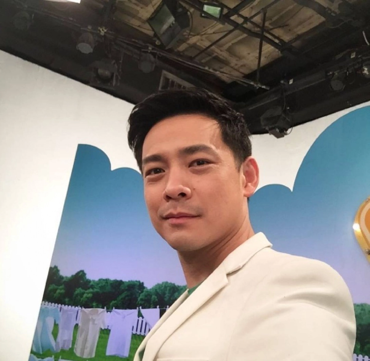 "กิ๊ฟ วรรธนะ" โพสต์เตือน วอนอย่าชินชากับยอดผู้ติดเชื้อและเสียชีวิต 