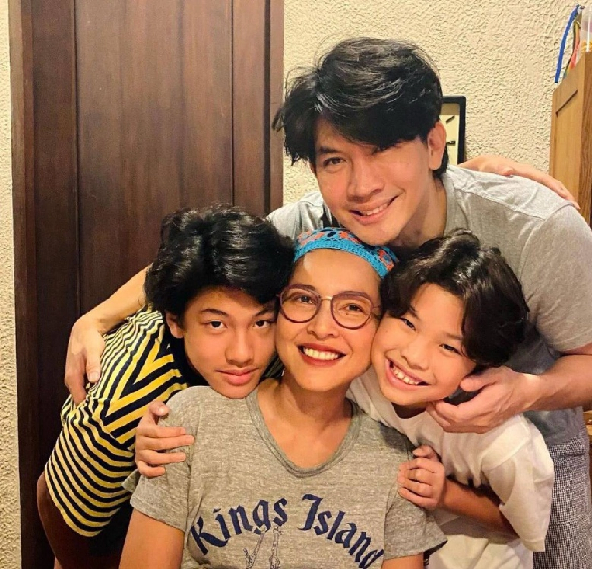 แห่ส่งกำลังใจให้ "เคน ธีรเดช" หลังเผยภาพได้รับบาดเจ็บเพราะความซ่า
