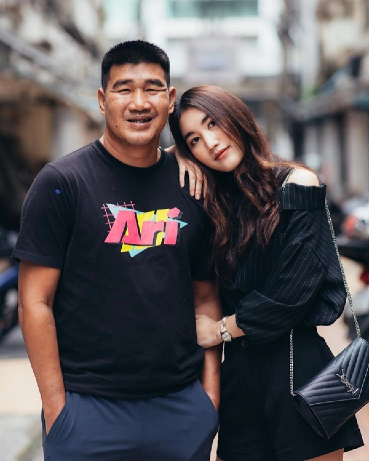 "สมรักษ์" ควงภรรยา ออกมาเปิดใจเล่ามุมมองความรัก และ วีรกรรมความเจ้าชู้